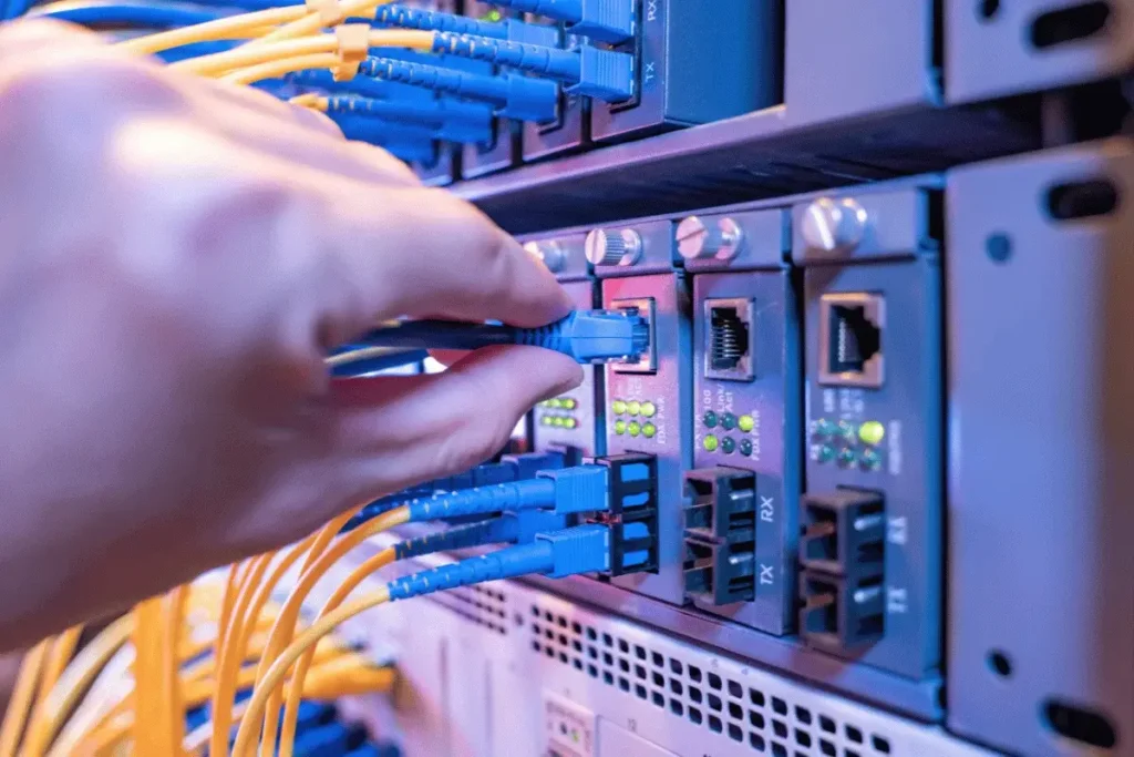 Fiber Optic Installations – High-Speed Connectivity Solutions - erts.ae g2